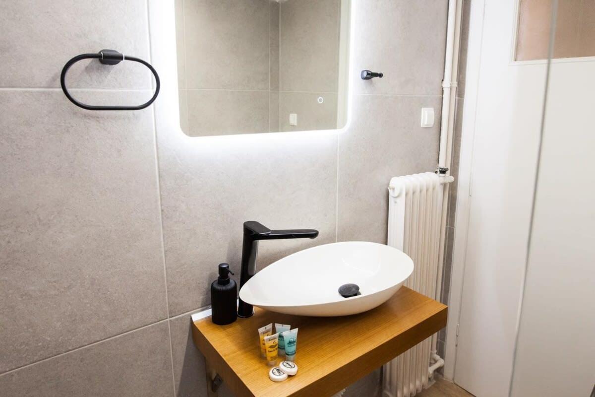 Contemporary Stylish Apartment Located Near Metaxourgeio Area Αθήνα Εξωτερικό φωτογραφία